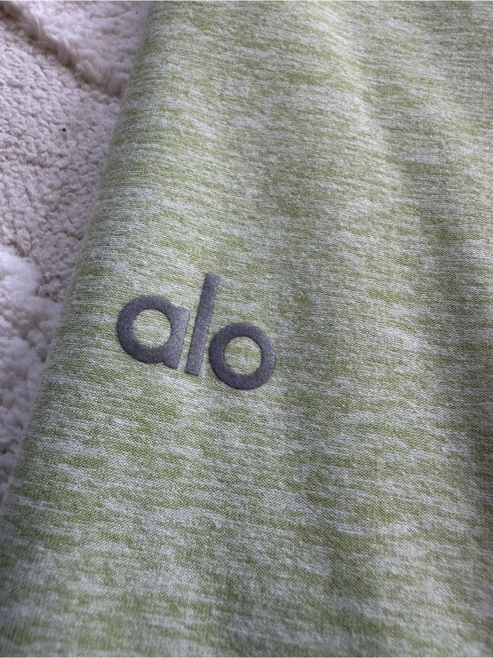 Alo | Alosoft High-Waist 7/8 Legging | Iced Green Tea Heather - Picture 5 of 6